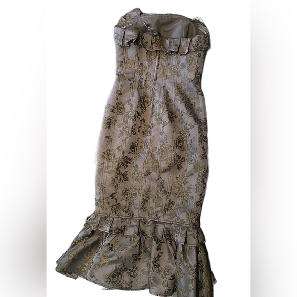 C/MEO COLLECTIVE Women's Levity Strapless Rose Print Midi Dress with Ruffle Hem - Picture 5 of 8